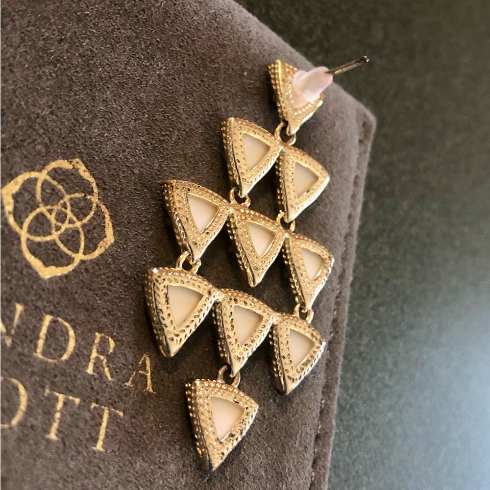 VGUC Kendra Scott Vintage Vale Earrings - Picture 10 of 14